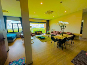 Saradise Kuching Echelon Luxury Condo 3R2B-2Cpark- H Floor Balcony Corner Unit Facing Airport